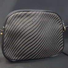 Load image into Gallery viewer, Online Vintage Shop, Vintage Clothing Boutique, Vintage, Women's Clothing, Seconhand, Distressed Vintage Designs, Sustainable Fashion