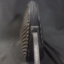 Load image into Gallery viewer, Online Vintage Shop, Vintage Clothing Boutique, Vintage, Women's Clothing, Seconhand, Distressed Vintage Designs, Sustainable Fashion