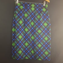 Load image into Gallery viewer, Online Vintage Shop, Vintage Clothing Boutique, Vintage, Women's Clothing, Seconhand, Distressed Vintage Designs, Sustainable Fashion