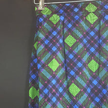 Load image into Gallery viewer, Online Vintage Shop, Vintage Clothing Boutique, Vintage, Women's Clothing, Seconhand, Distressed Vintage Designs, Sustainable Fashion