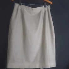 Load image into Gallery viewer, Online Vintage Shop, Vintage Clothing Boutique, Vintage, Women's Clothing, Seconhand, Distressed Vintage Designs, Sustainable Fashion