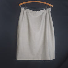 Load image into Gallery viewer, Online Vintage Shop, Vintage Clothing Boutique, Vintage, Women's Clothing, Seconhand, Distressed Vintage Designs, Sustainable Fashion