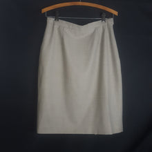 Load image into Gallery viewer, Online Vintage Shop, Vintage Clothing Boutique, Vintage, Women's Clothing, Seconhand, Distressed Vintage Designs, Sustainable Fashion