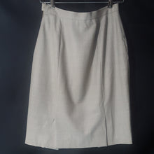 Load image into Gallery viewer, Online Vintage Shop, Vintage Clothing Boutique, Vintage, Women's Clothing, Seconhand, Distressed Vintage Designs, Sustainable Fashion