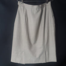 Load image into Gallery viewer, Online Vintage Shop, Vintage Clothing Boutique, Vintage, Women's Clothing, Seconhand, Distressed Vintage Designs, Sustainable Fashion