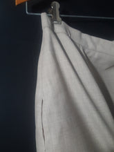 Load image into Gallery viewer, Online Vintage Shop, Vintage Clothing Boutique, Vintage, Women's Clothing, Seconhand, Distressed Vintage Designs, Sustainable Fashion