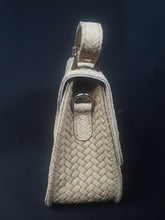 Load image into Gallery viewer, Online Vintage Shop, Vintage Clothing Boutique, Vintage, Women's Clothing, Seconhand, Distressed Vintage Designs, Sustainable Fashion