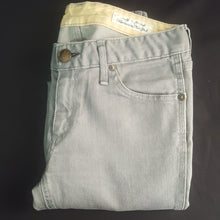 Load image into Gallery viewer, Online Vintage Shop, Vintage Clothing Boutique, Vintage, Women's Clothing, Seconhand, Distressed Vintage Designs, Sustainable Fashion