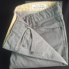 Load image into Gallery viewer, Online Vintage Shop, Vintage Clothing Boutique, Vintage, Women's Clothing, Seconhand, Distressed Vintage Designs, Sustainable Fashion