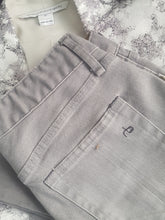 Load image into Gallery viewer, Online Vintage Shop, Vintage Clothing Boutique, Vintage, Women's Clothing, Seconhand, Distressed Vintage Designs, Sustainable Fashion