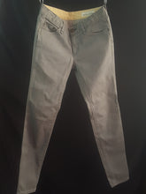 Load image into Gallery viewer, Online Vintage Shop, Vintage Clothing Boutique, Vintage, Women's Clothing, Seconhand, Distressed Vintage Designs, Sustainable Fashion
