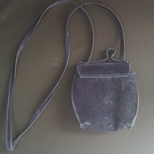 Load image into Gallery viewer, Online Vintage Shop, Vintage Clothing Boutique, Vintage, Women's Clothing, Seconhand, Distressed Vintage Designs, Sustainable Fashion