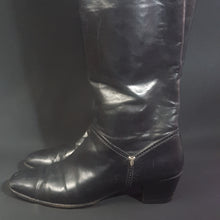 Load image into Gallery viewer, Online Vintage Shop, Vintage Clothing Boutique, Vintage, Women's Clothing, Seconhand, Distressed Vintage Designs, Sustainable Fashion