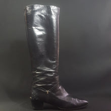 Load image into Gallery viewer, Online Vintage Shop, Vintage Clothing Boutique, Vintage, Women's Clothing, Seconhand, Distressed Vintage Designs, Sustainable Fashion