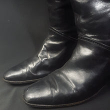 Load image into Gallery viewer, Online Vintage Shop, Vintage Clothing Boutique, Vintage, Women's Clothing, Seconhand, Distressed Vintage Designs, Sustainable Fashion