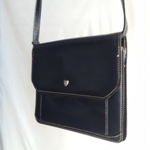 Load image into Gallery viewer, Online Vintage Shop, Vintage Clothing Boutique, Vintage, Women's Clothing, Seconhand, Distressed Vintage Designs, Sustainable Fashion