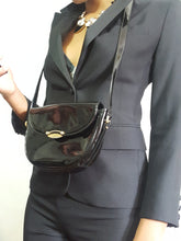 Load image into Gallery viewer, Online Vintage Shop, Vintage Clothing Boutique, Vintage, Women's Clothing, Seconhand, Distressed Vintage Designs, Sustainable Fashion