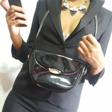 Load image into Gallery viewer, Online Vintage Shop, Vintage Clothing Boutique, Vintage, Women's Clothing, Seconhand, Distressed Vintage Designs, Sustainable Fashion