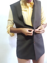 Load image into Gallery viewer, Online Vintage Shop, Vintage Clothing Boutique, Vintage, Women's Clothing, Seconhand, Distressed Vintage Designs, Sustainable Fashion