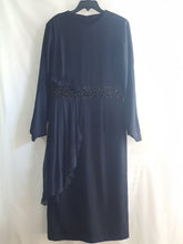 Load image into Gallery viewer, Online Vintage Shop, Vintage Clothing Boutique, Vintage, Women's Clothing, Seconhand, Distressed Vintage Designs, Sustainable Fashion