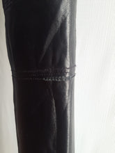 Load image into Gallery viewer, Online Vintage Shop, Vintage Clothing Boutique, Vintage, Women's Clothing, Seconhand, Distressed Vintage Designs, Sustainable Fashion