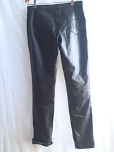 Load image into Gallery viewer, Online Vintage Shop, Vintage Clothing Boutique, Vintage, Women's Clothing, Seconhand, Distressed Vintage Designs, Sustainable Fashion