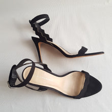 Load image into Gallery viewer, Online Vintage Shop, Vintage Clothing Boutique, Vintage, Women's Clothing, Seconhand, Distressed Vintage Designs, Sustainable Fashion