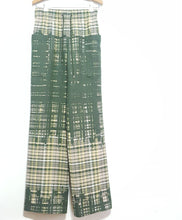 Load image into Gallery viewer, Online Vintage Shop, Vintage Clothing Boutique, Vintage, Women's Clothing, Seconhand, Distressed Vintage Designs, Sustainable Fashion