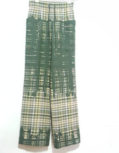 Load image into Gallery viewer, Online Vintage Shop, Vintage Clothing Boutique, Vintage, Women's Clothing, Seconhand, Distressed Vintage Designs, Sustainable Fashion