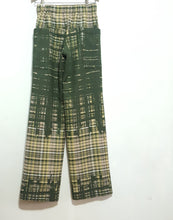 Load image into Gallery viewer, Online Vintage Shop, Vintage Clothing Boutique, Vintage, Women's Clothing, Seconhand, Distressed Vintage Designs, Sustainable Fashion