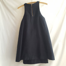 Load image into Gallery viewer, Online Vintage Shop, Vintage Clothing Boutique, Vintage, Women's Clothing, Seconhand, Distressed Vintage Designs, Sustainable Fashion