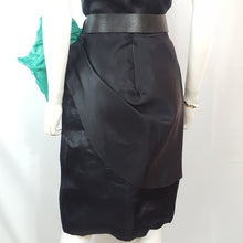 Load image into Gallery viewer, Online Vintage Shop, Vintage Clothing Boutique, Vintage, Women's Clothing, Seconhand, Distressed Vintage Designs, Sustainable Fashion