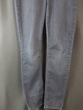 Load image into Gallery viewer, Online Vintage Shop, Vintage Clothing Boutique, Vintage, Women's Clothing, Seconhand, Distressed Vintage Designs, Sustainable Fashion