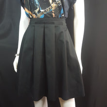 Load image into Gallery viewer, Online Vintage Shop, Vintage Clothing Boutique, Vintage, Women's Clothing, Seconhand, Distressed Vintage Designs, Sustainable Fashion