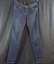 Load image into Gallery viewer, Online Vintage Shop, Vintage Clothing Boutique, Vintage, Women's Clothing, Seconhand, Distressed Vintage Designs, Sustainable Fashion