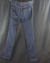 Load image into Gallery viewer, Online Vintage Shop, Vintage Clothing Boutique, Vintage, Women's Clothing, Seconhand, Distressed Vintage Designs, Sustainable Fashion