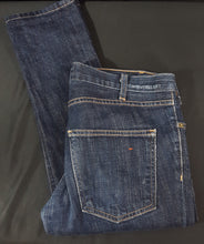 Load image into Gallery viewer, Online Vintage Shop, Vintage Clothing Boutique, Vintage, Women's Clothing, Seconhand, Distressed Vintage Designs, Sustainable Fashion