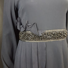 Load image into Gallery viewer, Online Vintage Shop, Vintage Clothing Boutique, Vintage, Women's Clothing, Seconhand, Distressed Vintage Designs, Sustainable Fashion