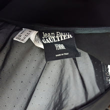 Load image into Gallery viewer, Online Vintage Shop, Vintage Clothing Boutique, Vintage, Women's Clothing, Seconhand, Distressed Vintage Designs, Sustainable Fashion