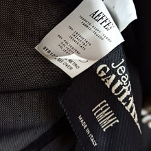 Load image into Gallery viewer, Online Vintage Shop, Vintage Clothing Boutique, Vintage, Women's Clothing, Seconhand, Distressed Vintage Designs, Sustainable Fashion