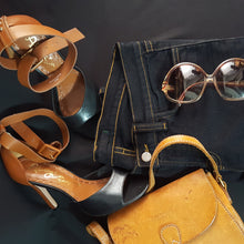 Load image into Gallery viewer, Online Vintage Shop, Vintage Clothing Boutique, Vintage, Women's Clothing, Seconhand, Distressed Vintage Designs, Sustainable Fashion