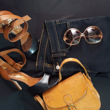 Load image into Gallery viewer, Online Vintage Shop, Vintage Clothing Boutique, Vintage, Women's Clothing, Seconhand, Distressed Vintage Designs, Sustainable Fashion