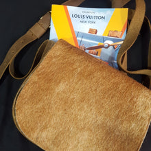 Load image into Gallery viewer, Online Vintage Shop, Vintage Clothing Boutique, Vintage, Women's Clothing, Seconhand, Distressed Vintage Designs, Sustainable Fashion