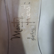 Load image into Gallery viewer, Online Vintage Shop, Vintage Clothing Boutique, Vintage, Women's Clothing, Seconhand, Distressed Vintage Designs, Sustainable Fashion