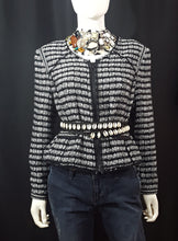 Load image into Gallery viewer, Online Vintage Shop, Vintage Clothing Boutique, Vintage, Women's Clothing, Seconhand, Distressed Vintage Designs, Sustainable Fashion