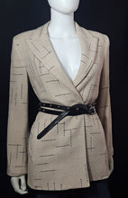 Load image into Gallery viewer, Online Vintage Shop, Vintage Clothing Boutique, Vintage, Women's Clothing, Seconhand, Distressed Vintage Designs, Sustainable Fashion