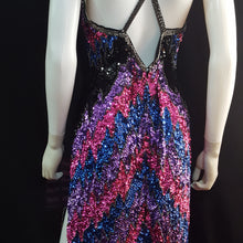 Load image into Gallery viewer, Online Vintage Shop, Vintage Clothing Boutique, Vintage, Women's Clothing, Seconhand, Distressed Vintage Designs, Sustainable Fashion