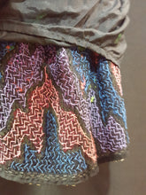 Load image into Gallery viewer, Online Vintage Shop, Vintage Clothing Boutique, Vintage, Women's Clothing, Seconhand, Distressed Vintage Designs, Sustainable Fashion