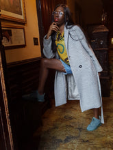 Load image into Gallery viewer, Online Vintage Shop, Vintage Clothing Boutique, Vintage, Women's Clothing, Seconhand, Distressed Vintage Designs, Sustainable Fashion