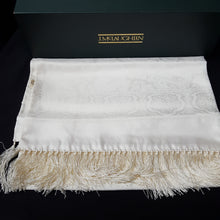 Load image into Gallery viewer, Online Vintage Shop, Vintage Clothing Boutique, Vintage, Women's Clothing, Seconhand, Distressed Vintage Designs, Sustainable Fashion